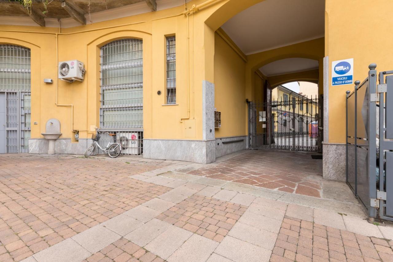 Milano Apartments Mortara Bagian luar foto