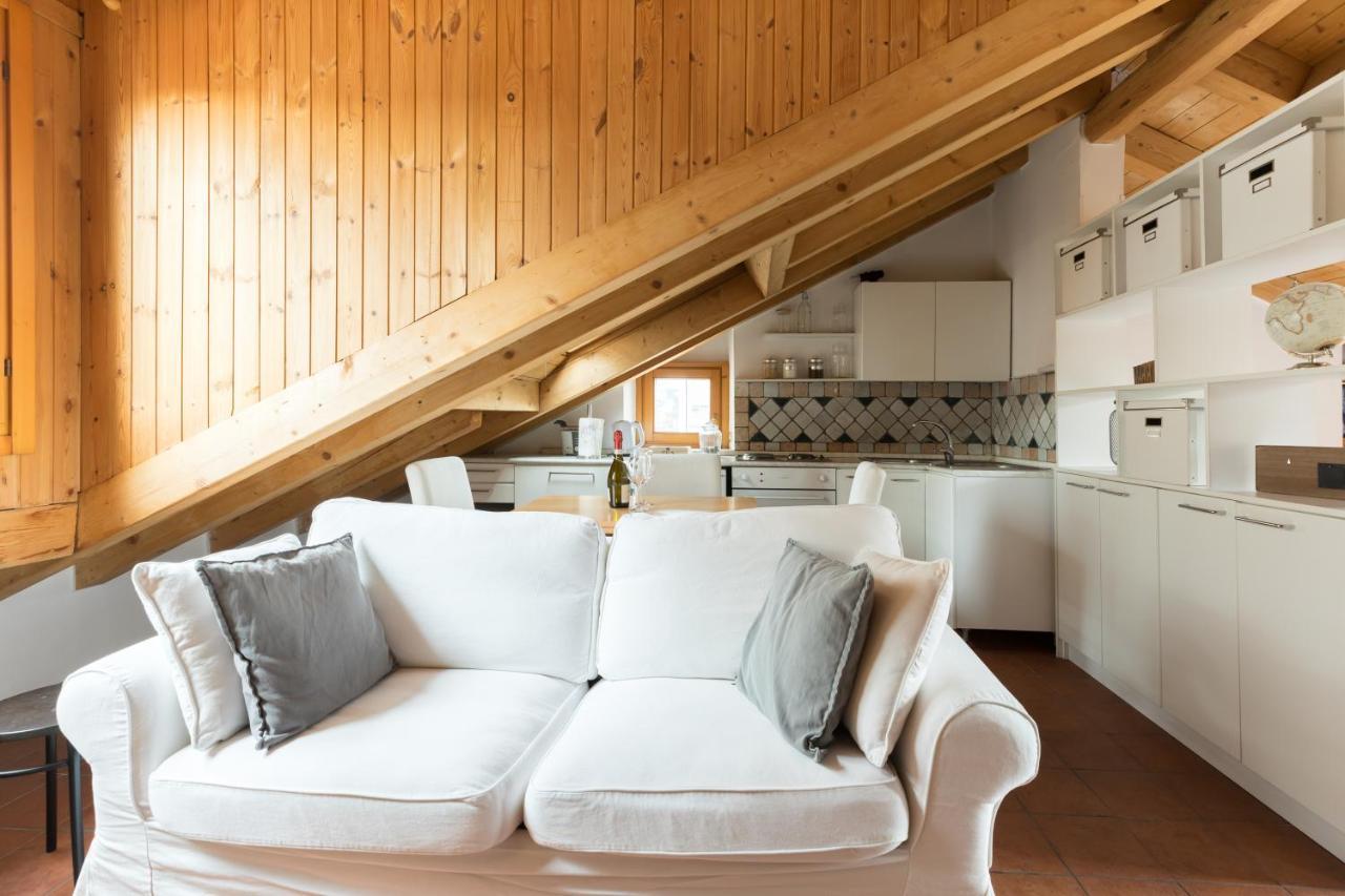 Milano Apartments Mortara Bagian luar foto