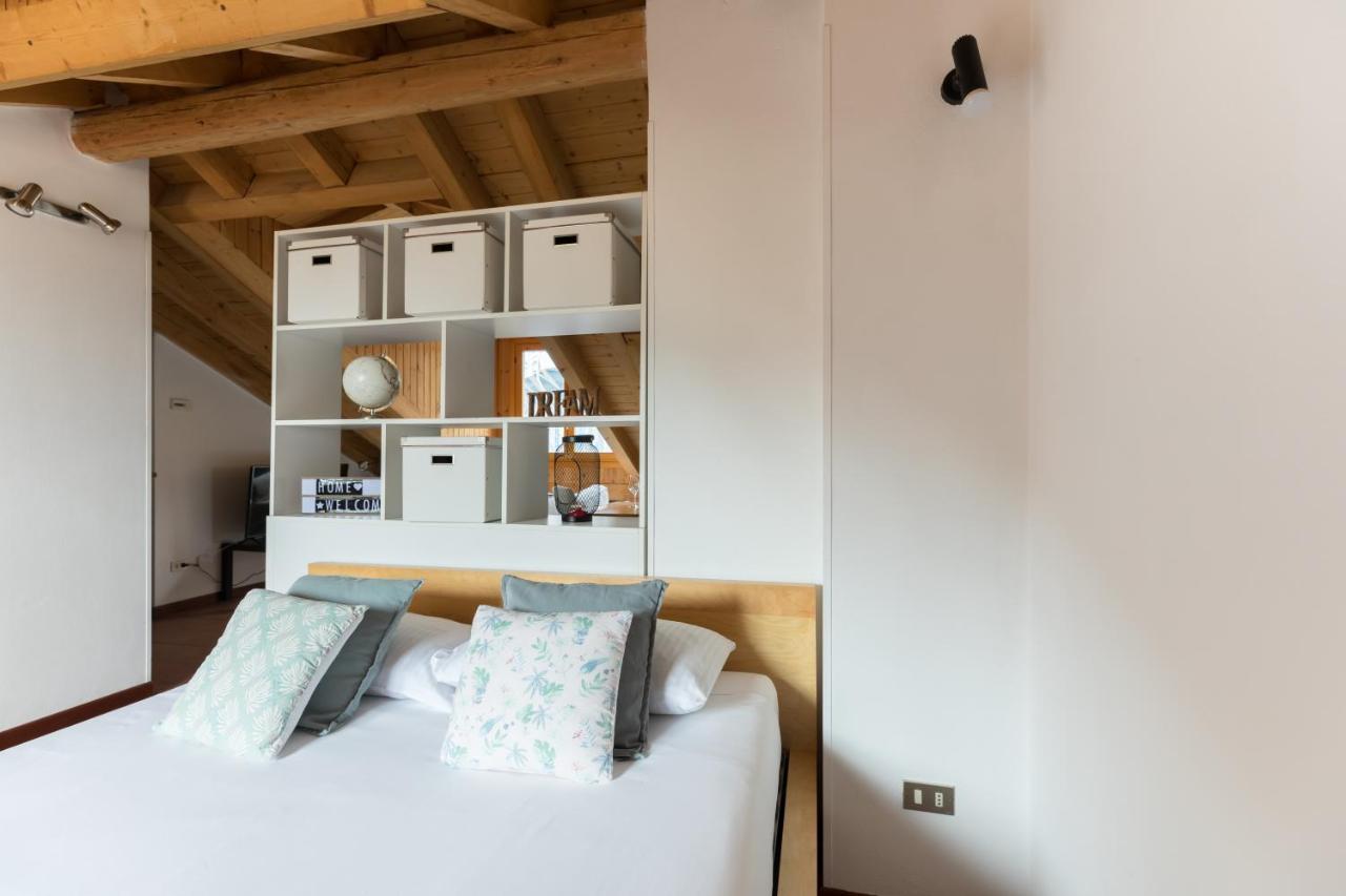 Milano Apartments Mortara Bagian luar foto