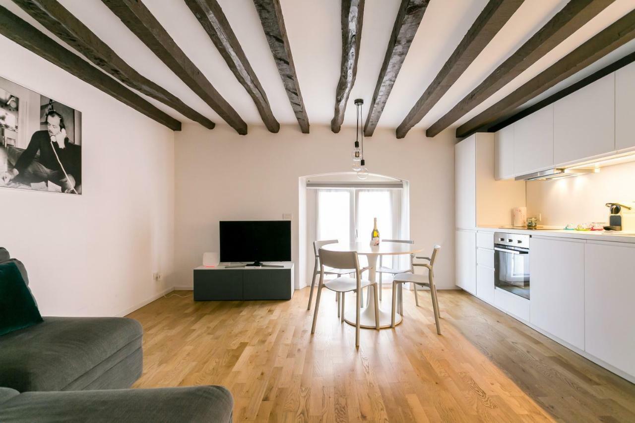 Milano Apartments Mortara Bagian luar foto