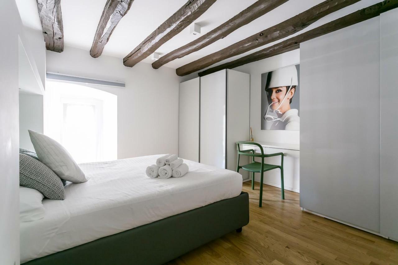 Milano Apartments Mortara Bagian luar foto