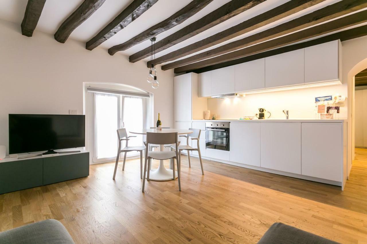 Milano Apartments Mortara Bagian luar foto