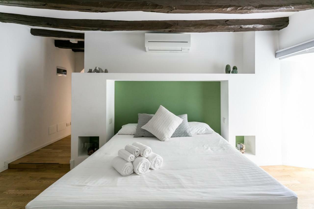 Milano Apartments Mortara Bagian luar foto